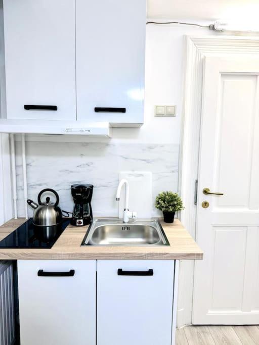 L2 City Centre Loft With Ac 부다페스트 외부 사진